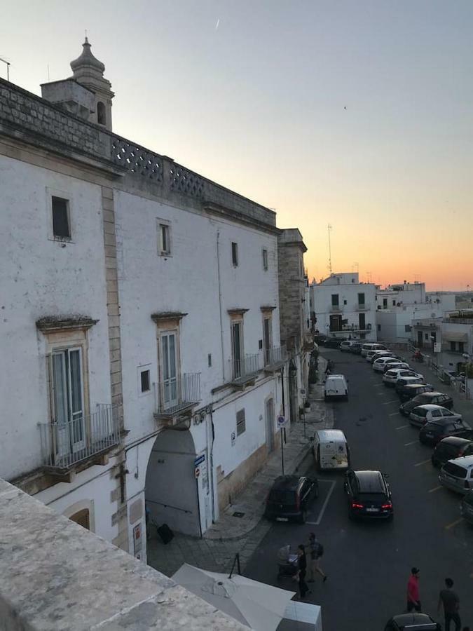 Casa Vacanze Affitti Brevi "Porta Nuova" Locorotondo Bagian luar foto